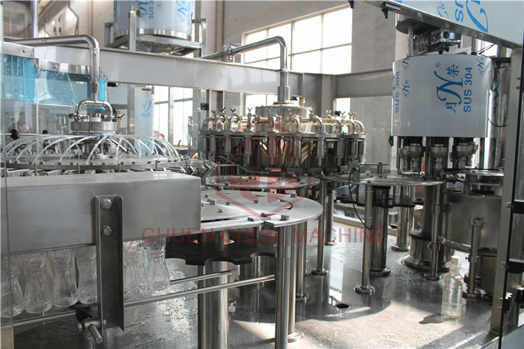 Rotary Type 3 In 1 Combi Automatic Liquid Filling Machine For Plastic Bottle